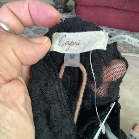 Capri Lace top see threw with embroidery. Pretty-split in back. Med NWT formal - Picture 7 of 16